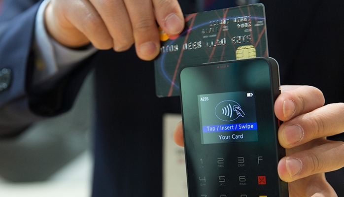 Les commerçants seront bientôt obligés de proposer le paiement électronique